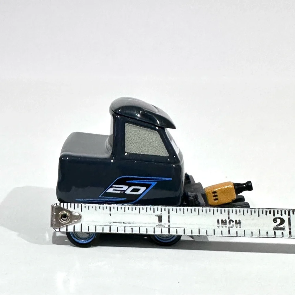 Disney Cars 3 Laura Spinwell Jackson Storm’s Pitty Die-cast